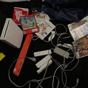 Nintendo Wii Bundle Sets$125-$165